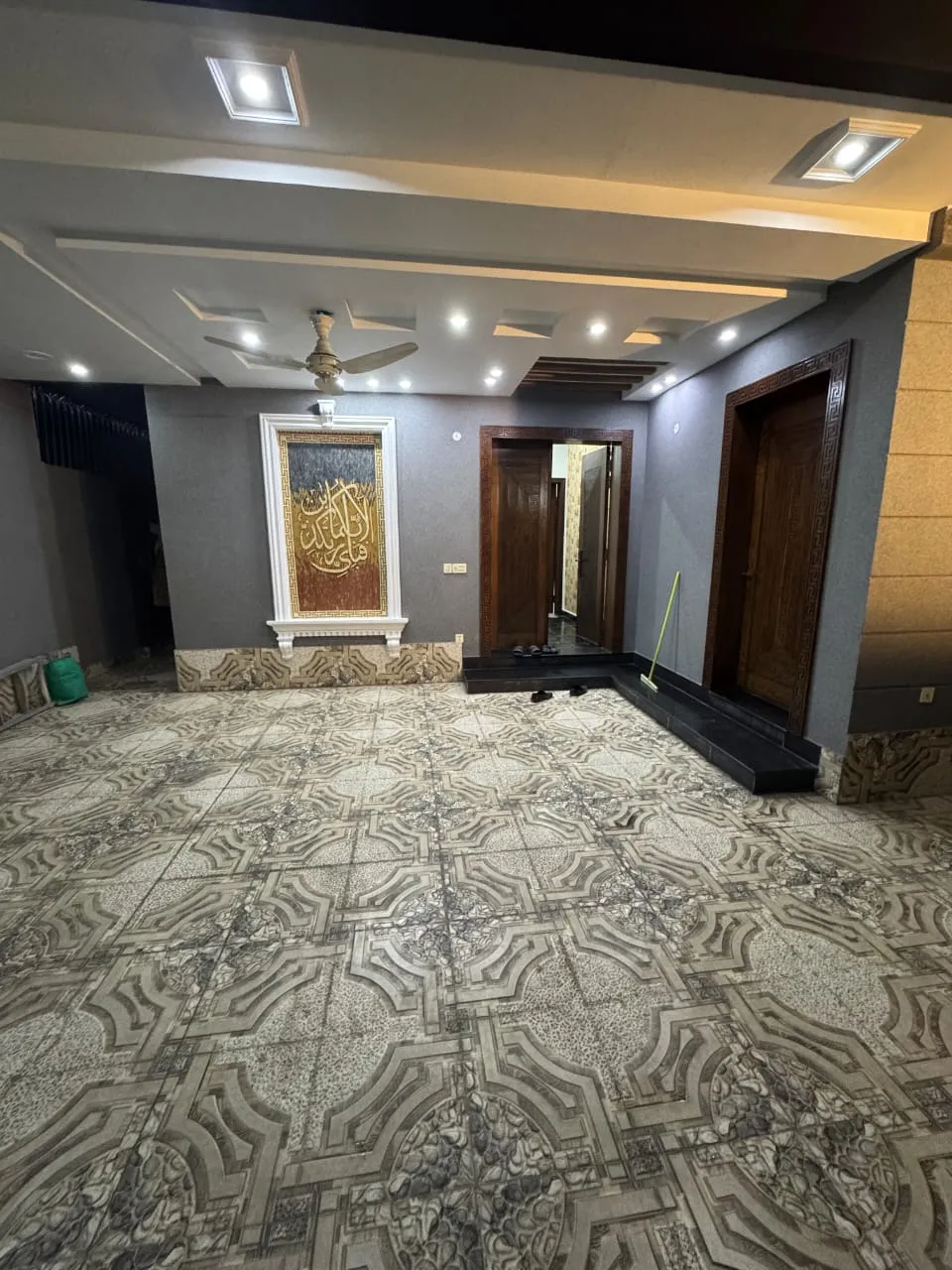 10 Marla Double story vvip House Available for sale in Marghzar Colony